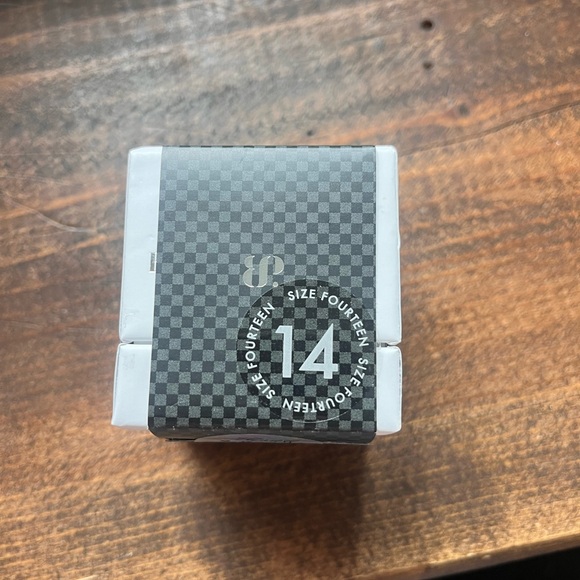 Men’s size 14 ring - Picture 2 of 4